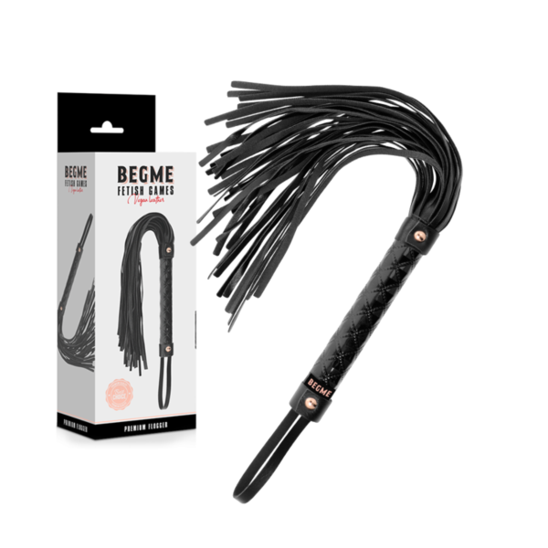 Frusta BEGME Black Edition in cuoio vegano, a code con manico