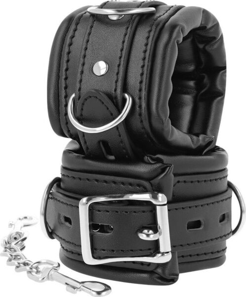 Manette BDSM Darkness Padded Locking Cuffs imbottite, con la loro fibbia a bloccaggio